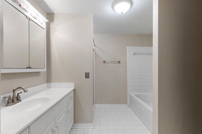Building Photo - Rare Waterfront Condo in Anchor Point – 3B...