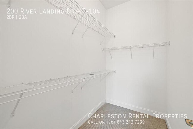 Building Photo - 200 River Landing Dr