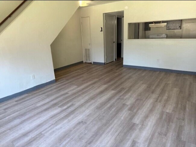 Building Photo - 1830 Nekoma Ct