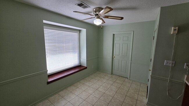 Building Photo - 1388 Hardwood Trail