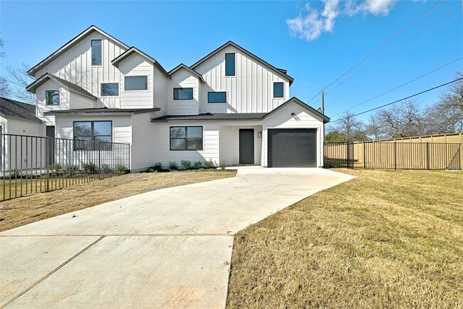 Primary Photo - 8428 Hathaway Dr