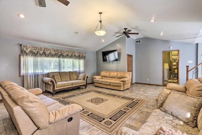 Building Photo - 6851 Nebraska Ave