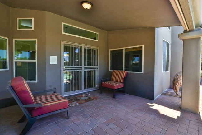 Building Photo - 1307 E Treasure Cove Dr