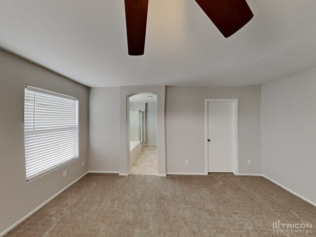 Building Photo - 3521 Tesoro Del Valle Ct