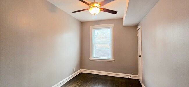 Building Photo - 3752 W Division St