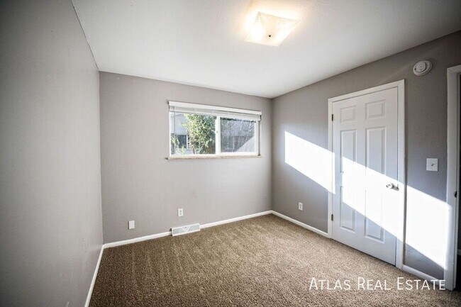 Building Photo - 16232 W 13th Ave