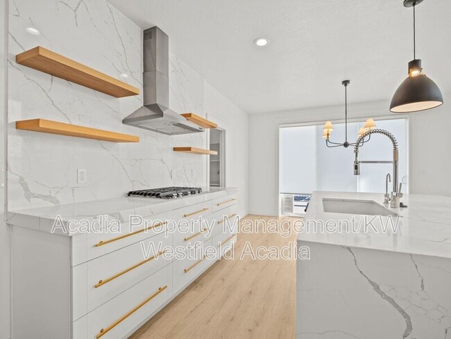 Building Photo - 136 N Desert Sage Dr