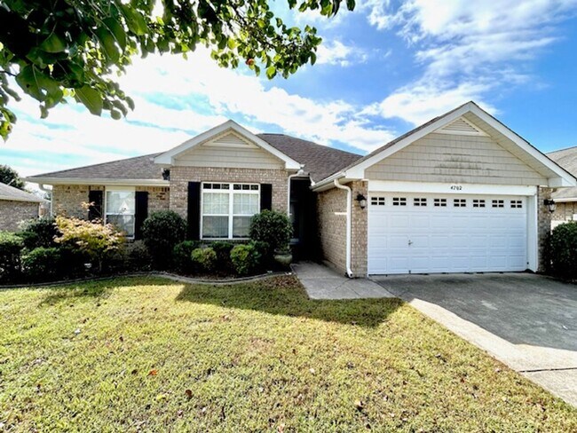 Building Photo - Coming soon! 10/10 Charming 3-bedroom bric...