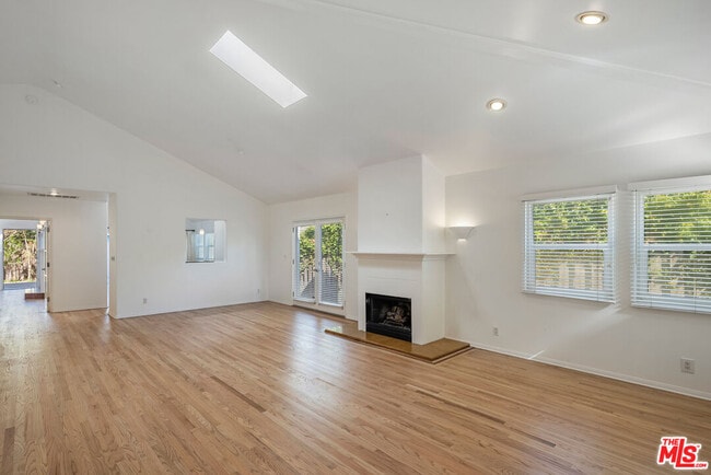 Building Photo - 2808 Clune Ave