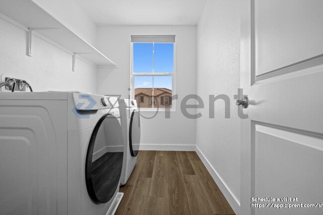 Building Photo - 15961 Mavericks Ln