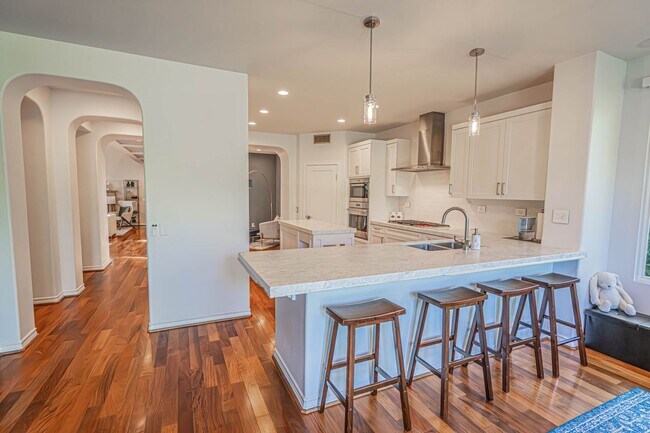 Building Photo - 4 Bedroom Home for Rent in The Woodlands!