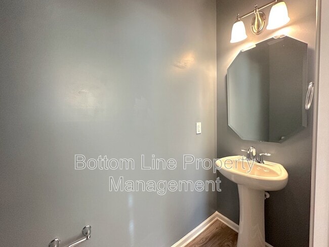 Building Photo - 14910 Meacham Farm Dr