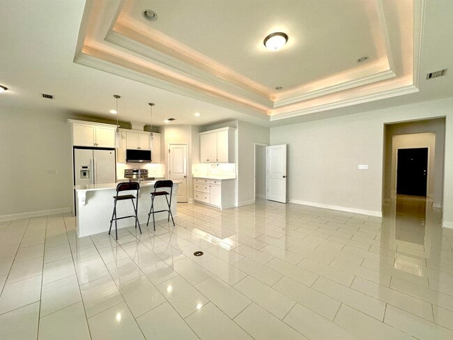 Building Photo - 5021 Caracara Dr