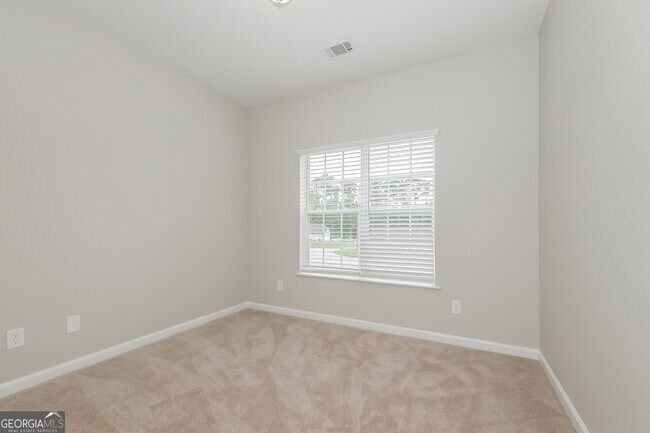 Building Photo - 70 Roundtree Xing