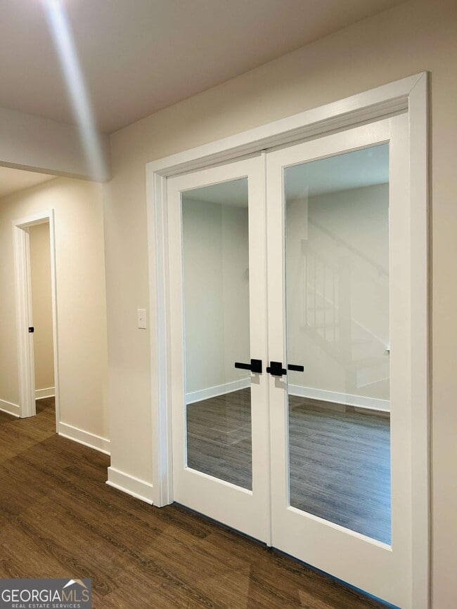 Building Photo - 420 Thatch Ter