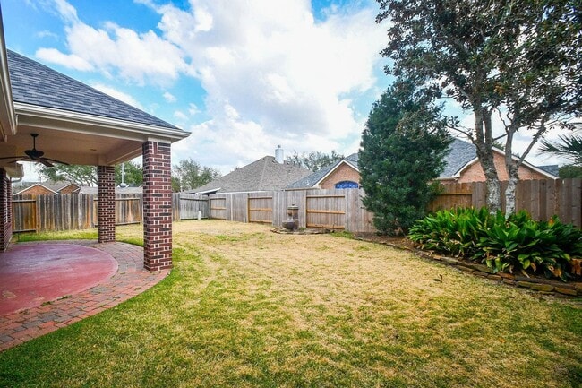 Building Photo - 1407 Sullivan Springs Dr