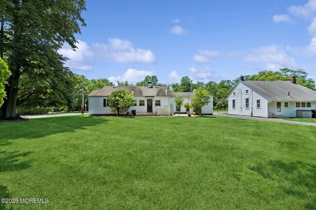 Building Photo - 565 Prospect Ave