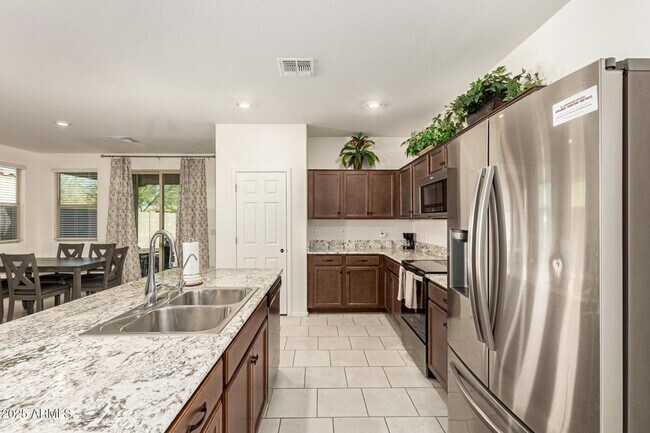 Building Photo - 1017 S 7th St