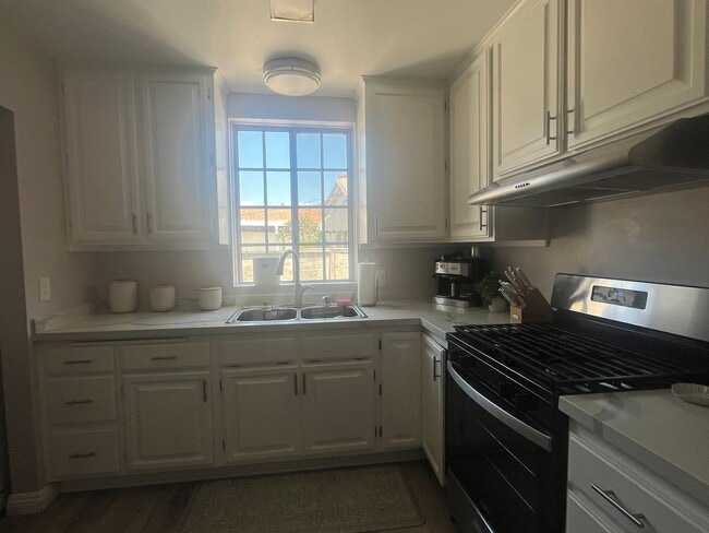 Building Photo - 3 Bedrood/ 2 Bath Home in Alhambra