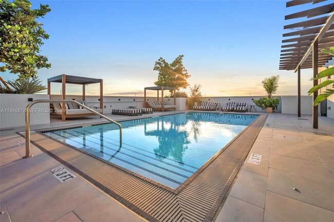 Building Photo - 4220 Laguna St