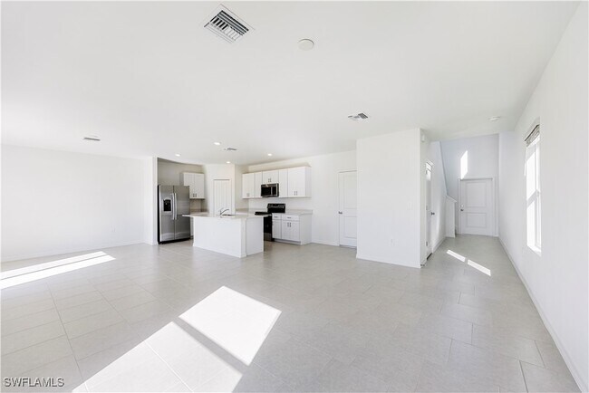 Building Photo - 19558 Fairhill Ct