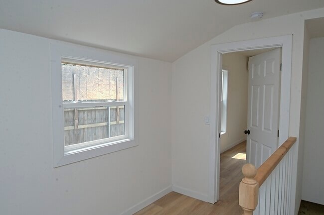 Building Photo - 407 W Pine St