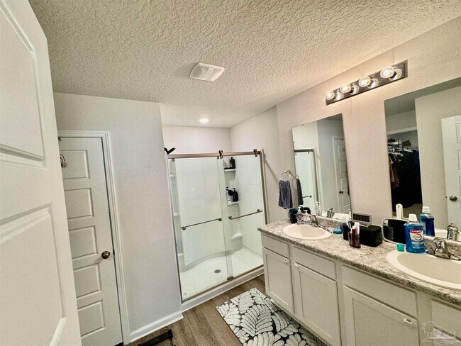 Building Photo - 914 Lovebird Ct