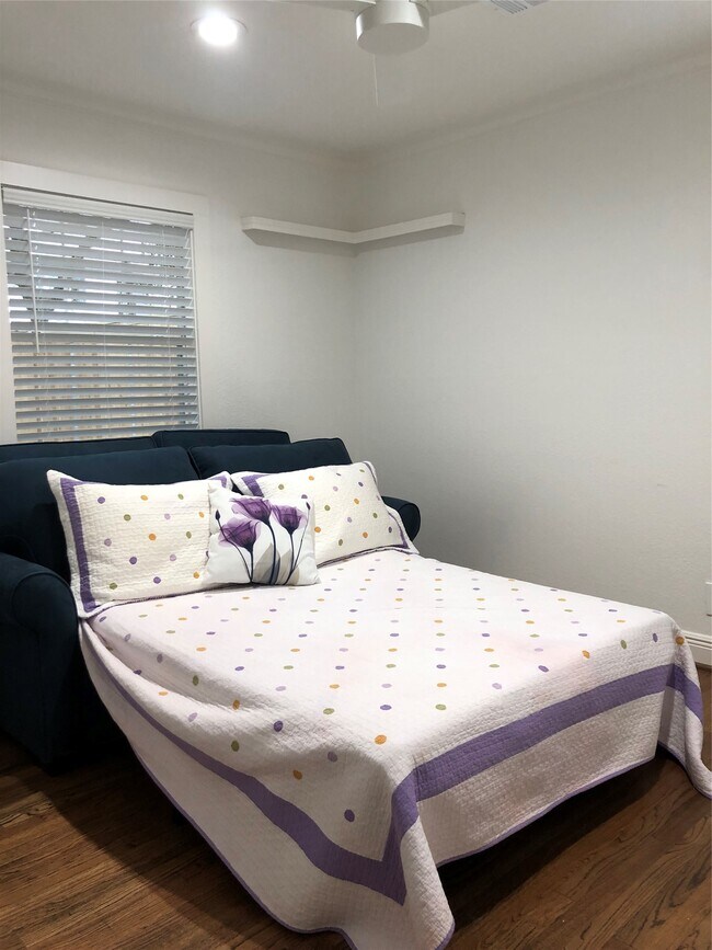 Building Photo - 1346 Chantilly Ln