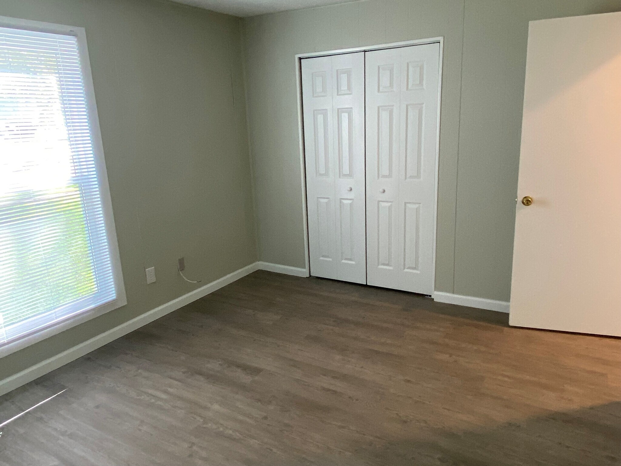 Building Photo - 2702 Dale Dr
