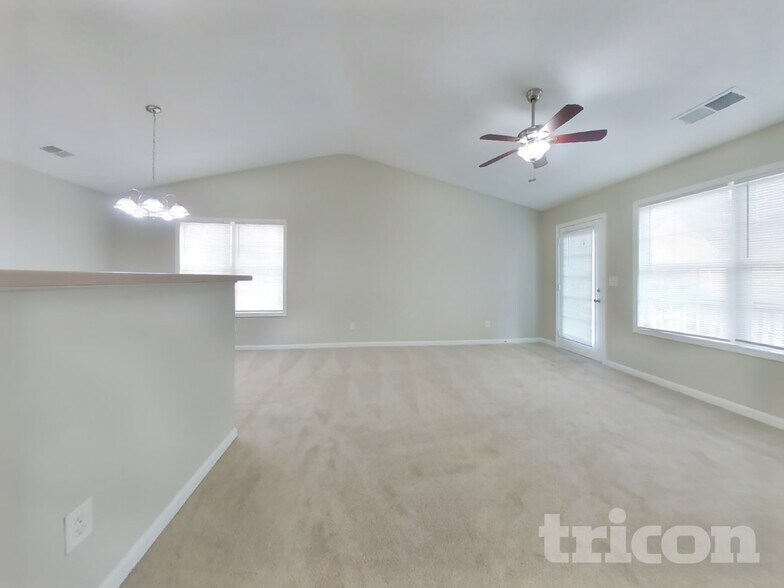 Building Photo - 172 Greystone Cir