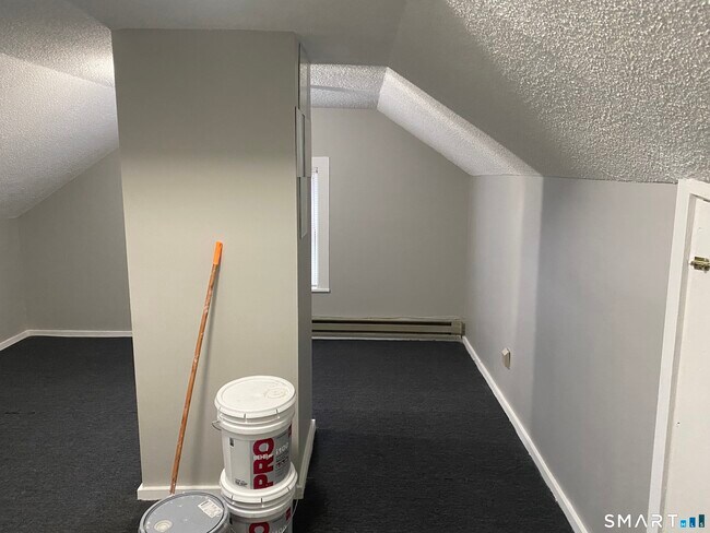 Building Photo - 1880 Seaview Ave