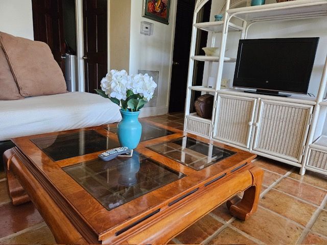 Building Photo - 3624 Ave De Gien