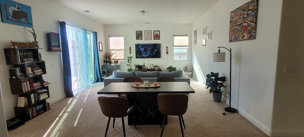 Primary Photo - 2970 Garnet Way