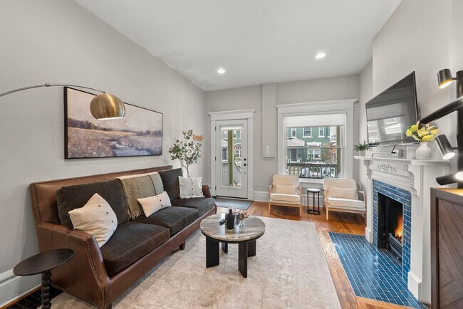 Building Photo - Executive Furnished Rental in Olde Towne East