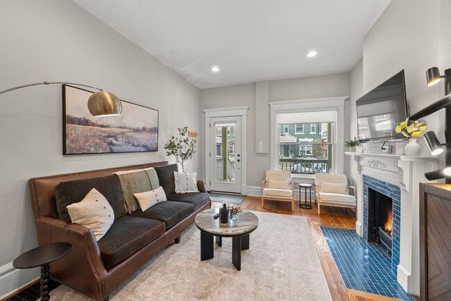 Building Photo - Fully Furnished Luxury Condo in Olde Towne East