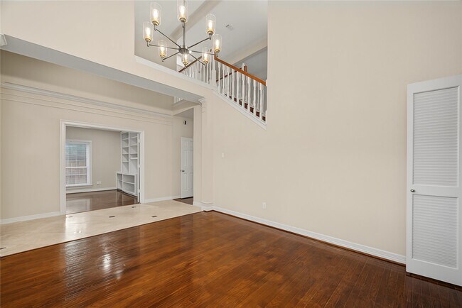 Building Photo - 14135 Swallowfield Dr