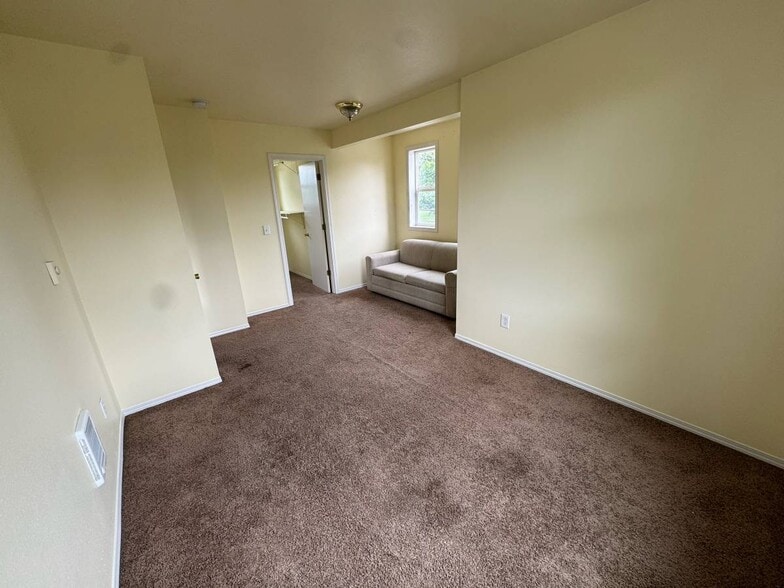 Large Room (from room) - 2103 Broadway St NE
