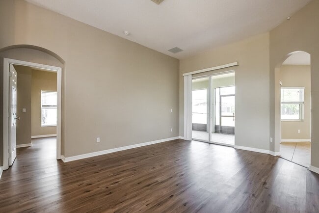 Building Photo - 2730 Star Grass Cir