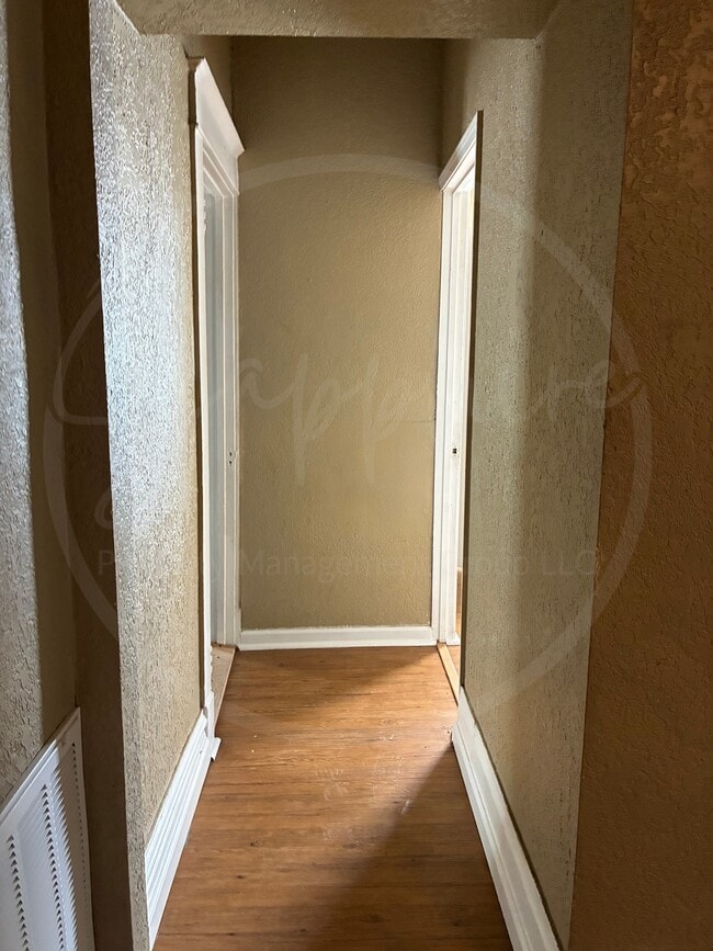 Building Photo - 1115 E 41st St