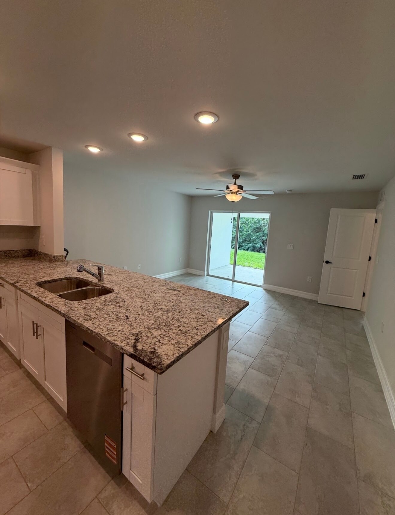 Building Photo - 6039 Latimer Ave