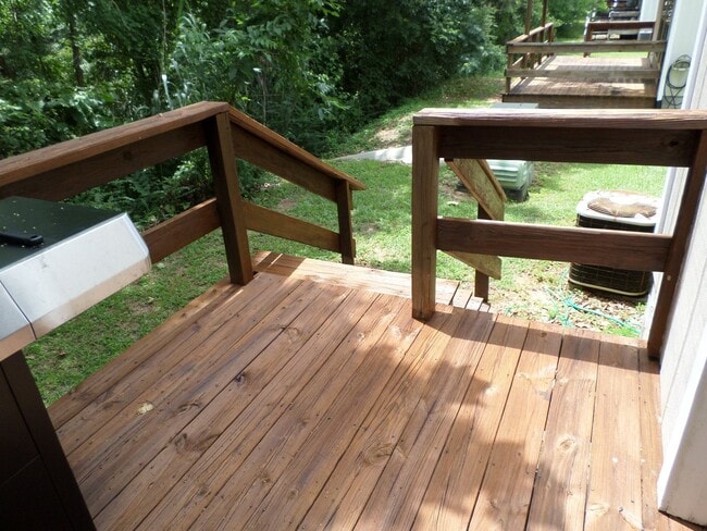 Building Photo - Briarwood West!!!  1/2 OFF FIRST MONTH REN...
