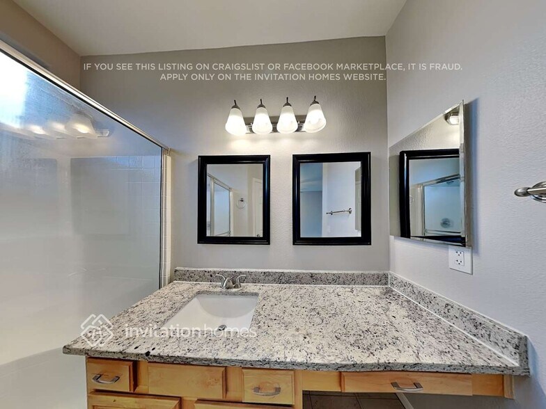 Building Photo - 3677 E Remington Dr