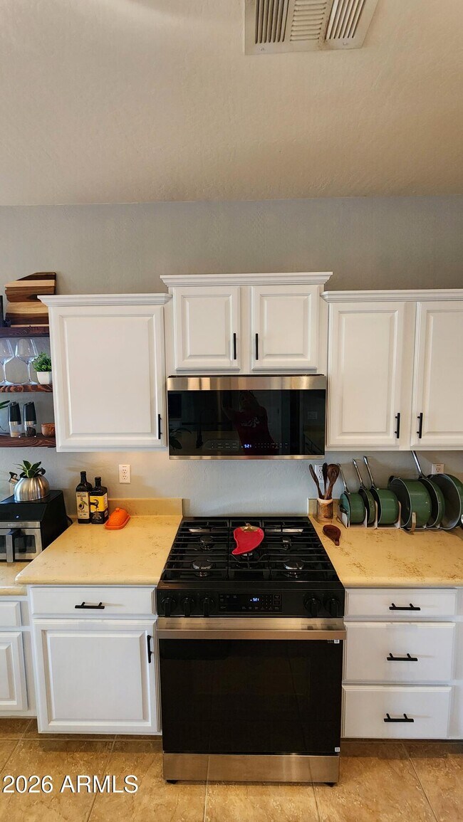 Building Photo - 18970 N Alicante St