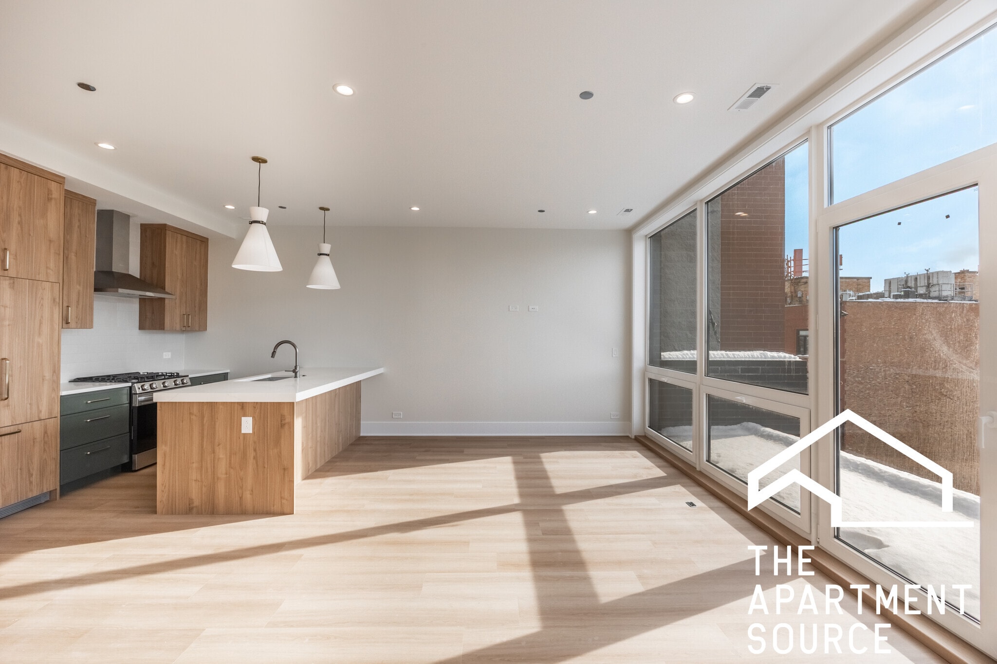 Building Photo - 1620 W Grand Ave