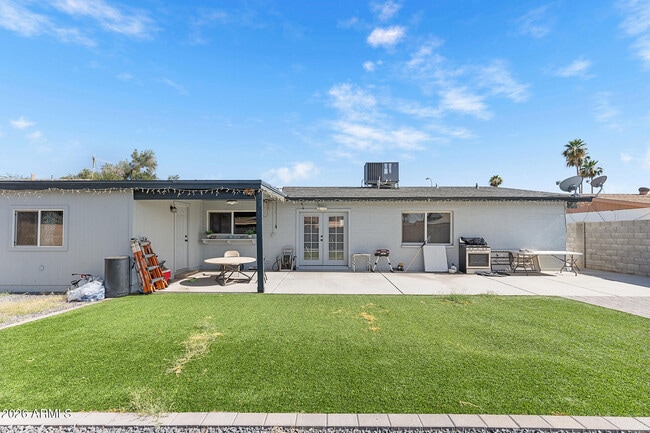 Building Photo - 4716 W Christy Dr
