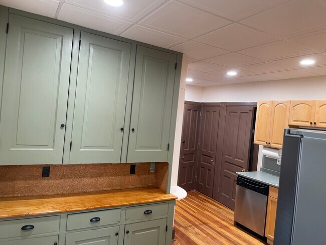 Kitchen - 317 W Barnard St