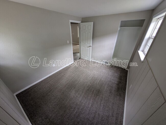Building Photo - Completely Renovated 3-Bedroom Ranch with Detached Garage