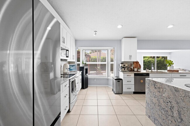 Building Photo - 3238 SW Constellation Rd