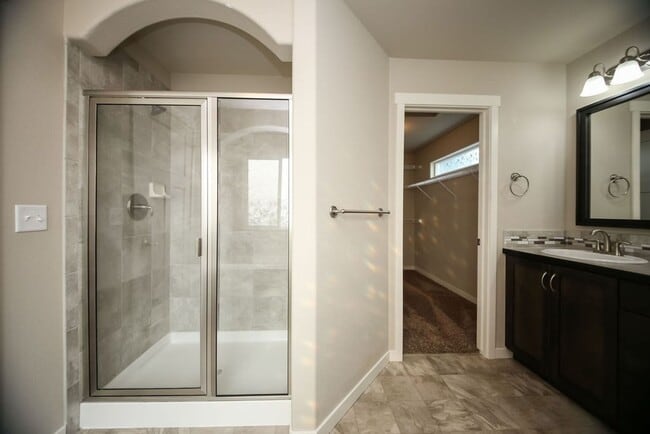 Building Photo - 4 Bedroom Home in Wellington