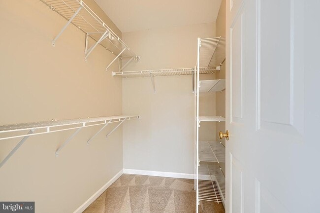 Building Photo - 7211 Lyndsey Way